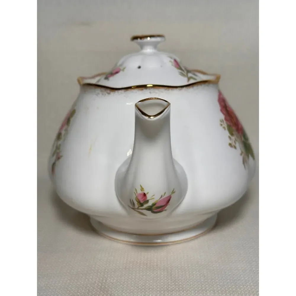 Vintage Royal Albert American Beauty Teapot Bone China Roses Gold Trim England
